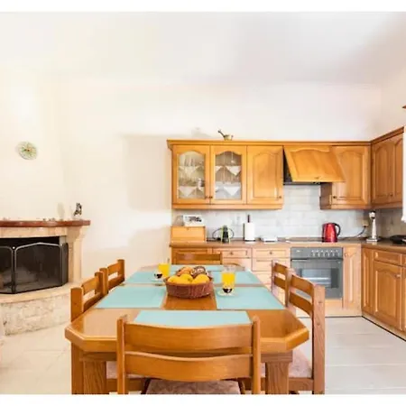 Lägenhet Dorita Petrití